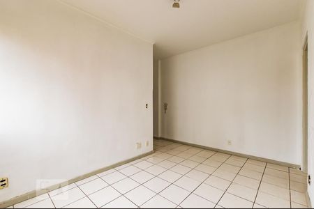 Sala de Apartamento com 1 quarto, 55m² Vila Itapura