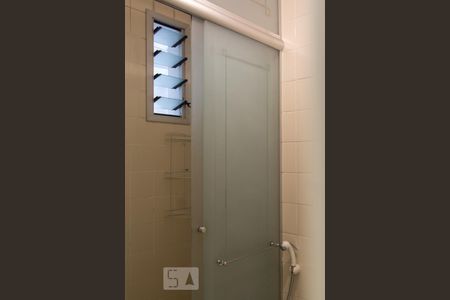 Apartamento para alugar com 68m², 2 quartos e 2 vagas Apartamento para alugar com 68m², 2 quartos e 2 vagasBanheiro