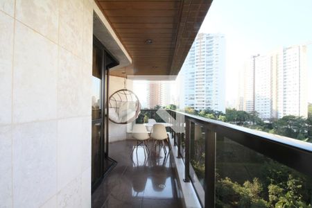 Varanda Sala de apartamento à venda com 4 quartos, 250m² em Vila Andrade, São Paulo