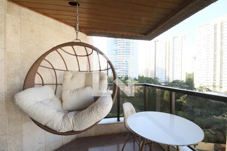 Varanda Sala de apartamento à venda com 4 quartos, 250m² em Vila Andrade, São Paulo