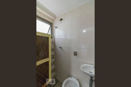 Apartamento para alugar com 86m², 2 quartos e 1 vaga Apartamento para alugar com 86m², 2 quartos e 1 vagaBanheiro de Serviço