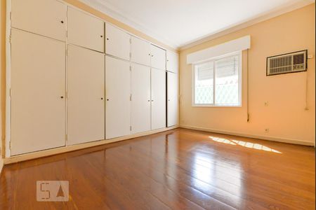 Casa à venda com 350m², 3 quartos e 8 vagasSuíte 2