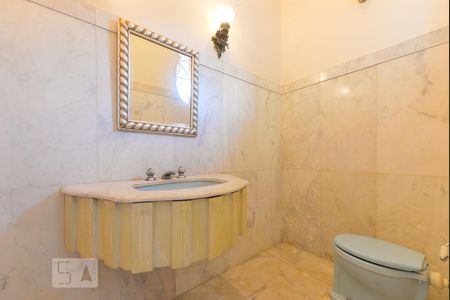 Lavabo de casa à venda com 3 quartos, 350m² em Vila Madalena, São Paulo