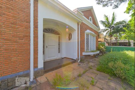 Casa à venda com 350m², 3 quartos e 8 vagasFrente