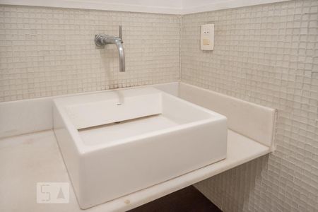 Apartamento à venda com 65m², 2 quartos e sem vagaBanheiro social