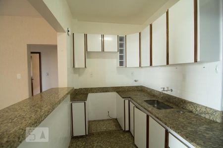 Apartamento à venda com 180m², 4 quartos e 2 vagasCozinha