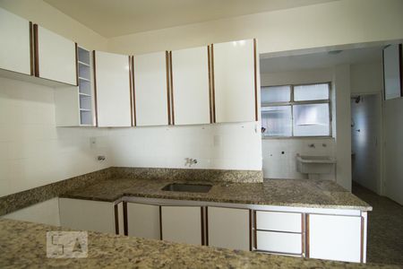 Apartamento à venda com 180m², 4 quartos e 2 vagasCozinha