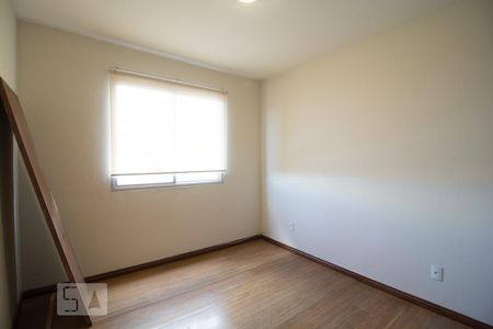 Apartamento à venda com 180m², 4 quartos e 2 vagas
Quarto
