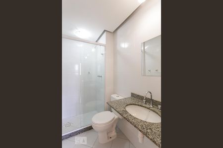 Banheiro de apartamento para alugar com 2 quartos, 68m² em Jacarepaguá, Rio de Janeiro