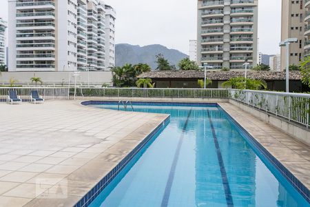 Apartamento para alugar com 68m², 2 quartos e 1 vagaPiscina