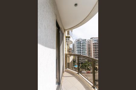 Apartamento para alugar com 68m², 2 quartos e 1 vagaSacada