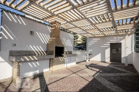 Apartamento para alugar com 70m², 2 quartos e 2 vagasChurrasqueira - Quadra