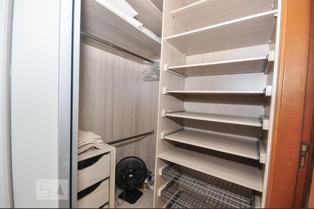 Apartamento para alugar com 70m², 2 quartos e 2 vagasSuíte - Closet