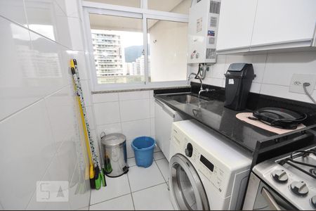 Apartamento para alugar com 70m², 2 quartos e 2 vagasCozinha e Área de Serviço