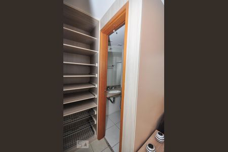 Apartamento para alugar com 70m², 2 quartos e 2 vagasSuíte - Closet e Acesso ao Banheiro da Suíte