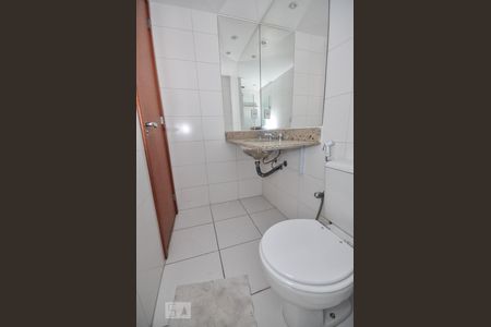 Apartamento para alugar com 70m², 2 quartos e 2 vagasBanheiro Social