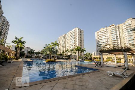 Apartamento para alugar com 70m², 2 quartos e 2 vagasPiscina