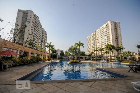 Apartamento para alugar com 70m², 2 quartos e 2 vagasPiscina