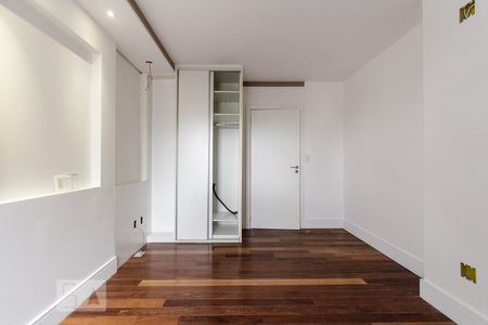 Apartamento à venda com 600m², 4 quartos e 3 vagassuite