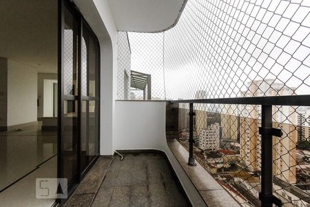 Apartamento à venda com 600m², 4 quartos e 3 vagasvaranda