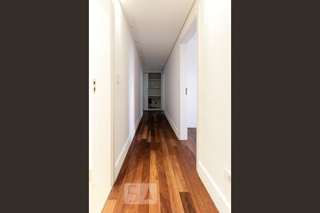 Apartamento à venda com 600m², 4 quartos e 3 vagascorredor acesso quartos