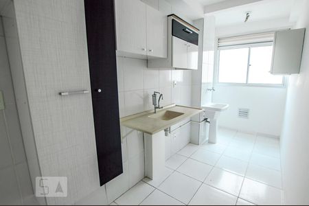Cozinha e lavanderia de apartamento para alugar com 2 quartos, 43m² em Jardim Peri, São Paulo