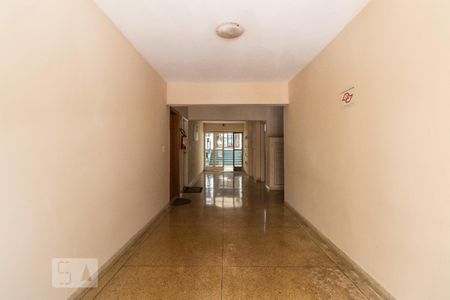 Apartamento para alugar com 48m², 1 quarto e 1 vaga Apartamento para alugar com 48m², 1 quarto e 1 vagaHall Social - Condomínio