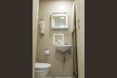 Apartamento à venda com 132m², 3 quartos e 3 vagasBanheiro de Serviço