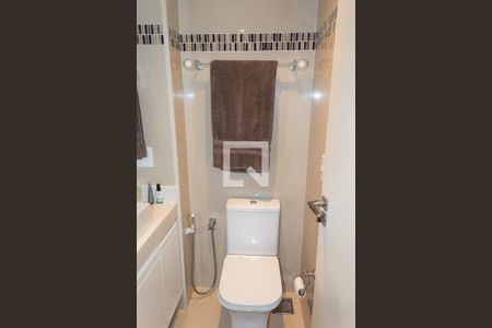 Apartamento à venda com 132m², 3 quartos e 3 vagasBanheiro da Suíte 3 detalhe