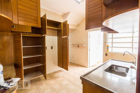 Cozinha de casa para alugar com 3 quartos, 210m² em Vila Pedro Moreira, Guarulhos