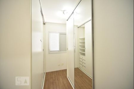 Closet de apartamento à venda com 3 quartos, 72m² em Vila Carrão, São Paulo