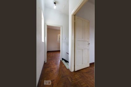 Acesso aos Quartos e Banheiro  de casa à venda com 2 quartos, 120m² em Vila Moreira, São Paulo