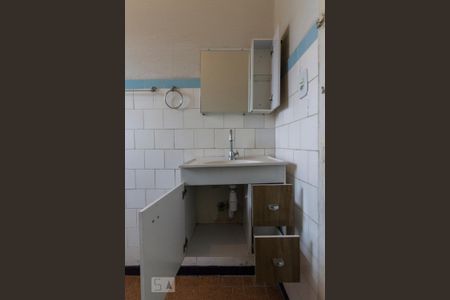 Armários do Banheiro Social  de casa à venda com 2 quartos, 120m² em Vila Moreira, São Paulo