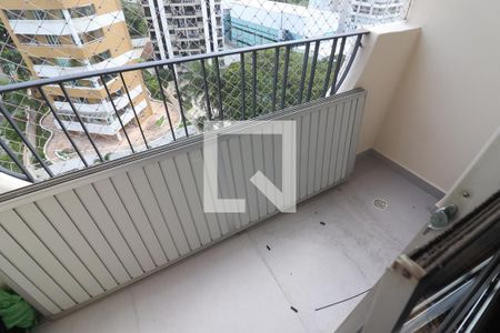 Apartamento à venda com 98m², 3 quartos e 2 vagasSacada Quarto 3