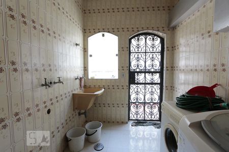 Casa para alugar com 330m², 4 quartos e 6 vagasArea de serviço