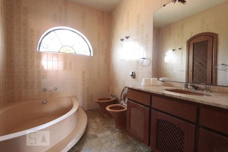 Banheiro de casa para alugar com 4 quartos, 330m² em Morumbi, São Paulo