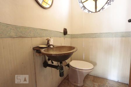 Lavabo de casa para alugar com 4 quartos, 330m² em Morumbi, São Paulo
