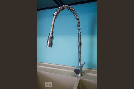 Cozinha detalhe de apartamento para alugar com 2 quartos, 67m² em Pinheiros, São Paulo