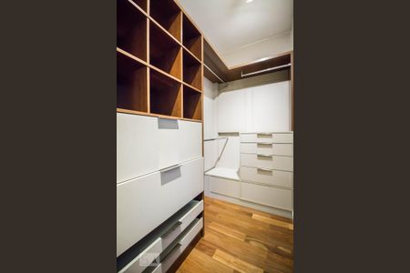 Quarto suíte closet de apartamento para alugar com 2 quartos, 67m² em Pinheiros, São Paulo