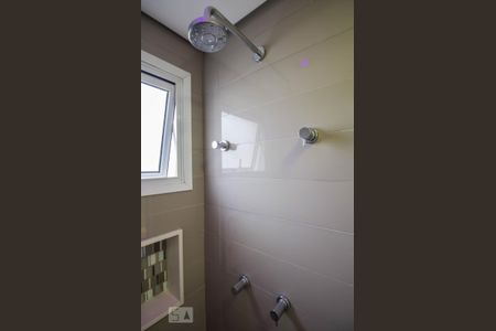 Banheiro social detalhe de apartamento para alugar com 2 quartos, 67m² em Pinheiros, São Paulo