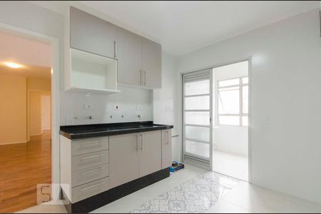 Cozinha de apartamento para alugar com 2 quartos, 75m² em Santana, São Paulo