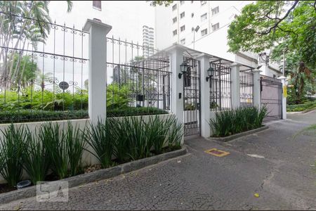 Apartamento para alugar com 75m², 2 quartos e sem vagaFachada