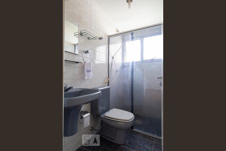Banheiro social de apartamento à venda com 1 quarto, 52m² em Vila Paulista, São Paulo