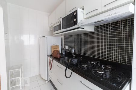 Cozinha de apartamento à venda com 2 quartos, 53m² em Vila Miriam, Guarulhos