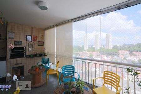 Apartamento à venda com 107m², 3 quartos e 2 vagas Apartamento à venda com 107m², 3 quartos e 2 vagasVaranda