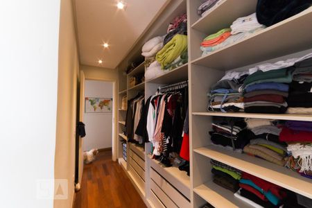 Apartamento à venda com 107m², 3 quartos e 2 vagas Apartamento à venda com 107m², 3 quartos e 2 vagasSuíte