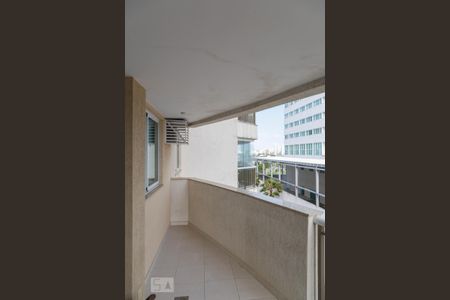Varanda de apartamento para alugar com 2 quartos, 70m² em Barra da Tijuca, Rio de Janeiro