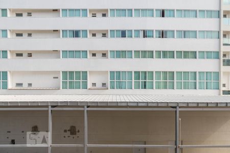 Vista de apartamento para alugar com 2 quartos, 70m² em Barra da Tijuca, Rio de Janeiro