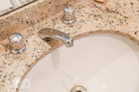 Apartamento para alugar com 70m², 2 quartos e 1 vagaSuíte