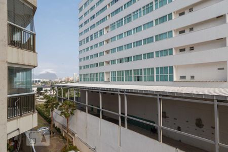 Vista de apartamento para alugar com 2 quartos, 70m² em Barra da Tijuca, Rio de Janeiro